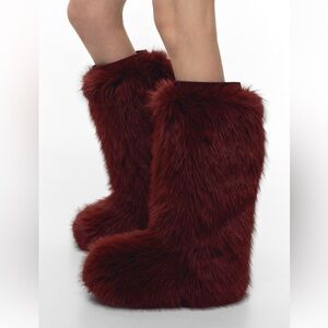 Perfect Moment Burgundy fur Boots